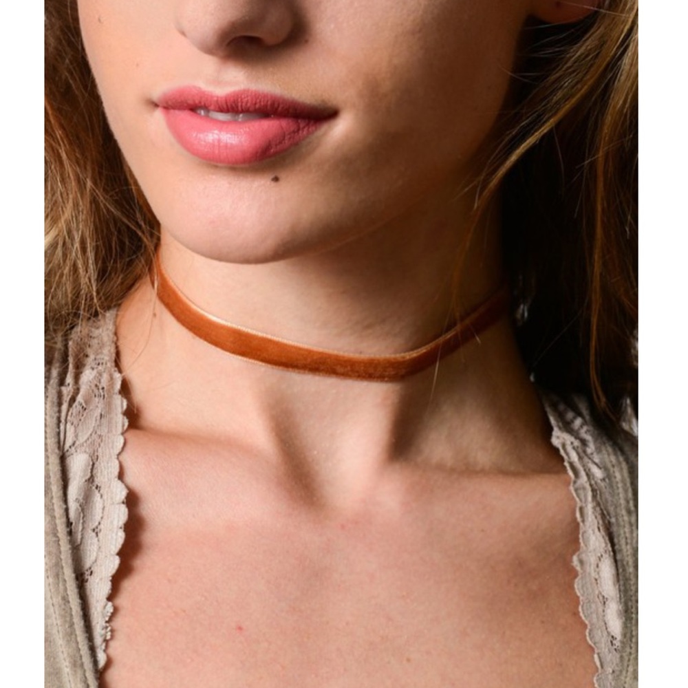 3 For $18 Classic Velvet Skinny Choker ▪️New